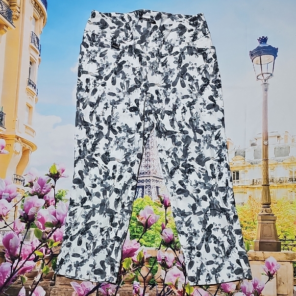 Lisette L MONTREAL Floral Print Capri Pant Size 6 - Picture 2 of 5